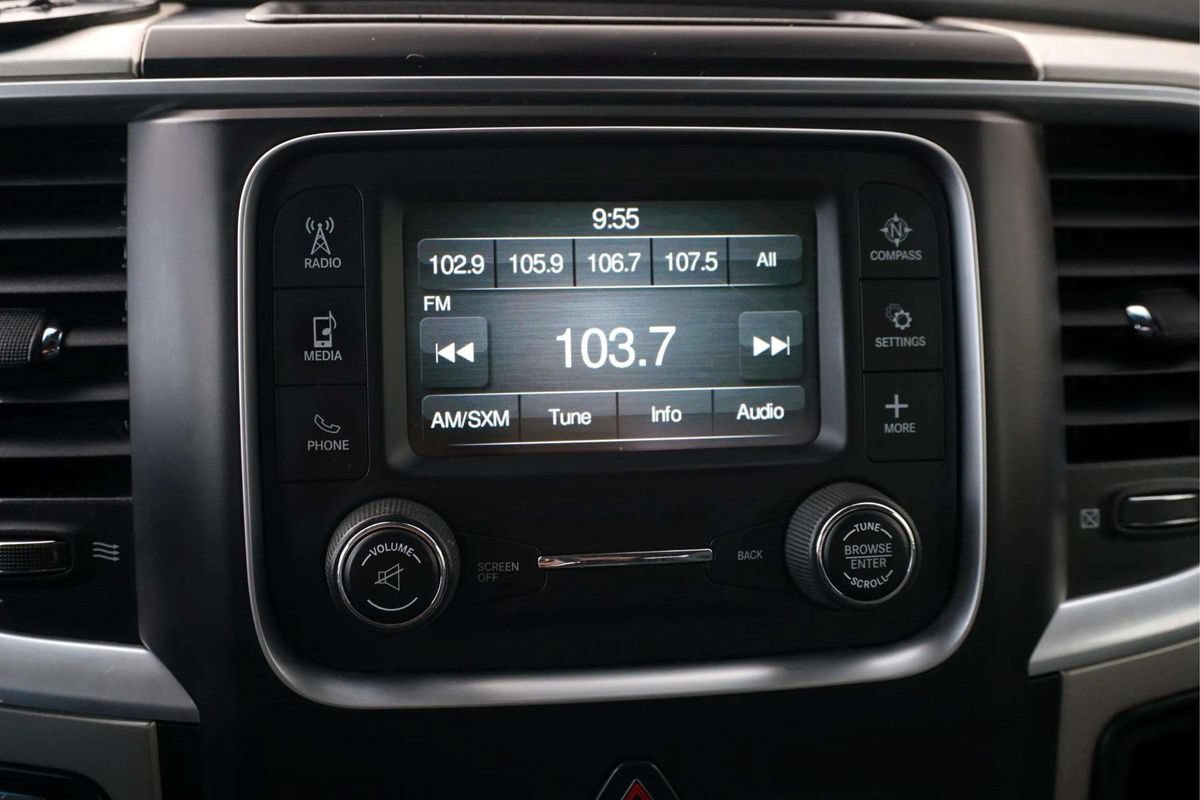 Used 2017 RAM 1500 Classic SLT AWD/4WD image 26