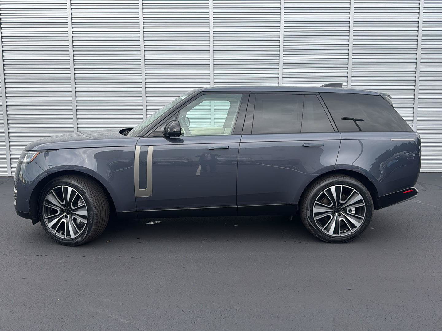 New 2026 Land Rover Range Rover SE AWD/4WD image 2