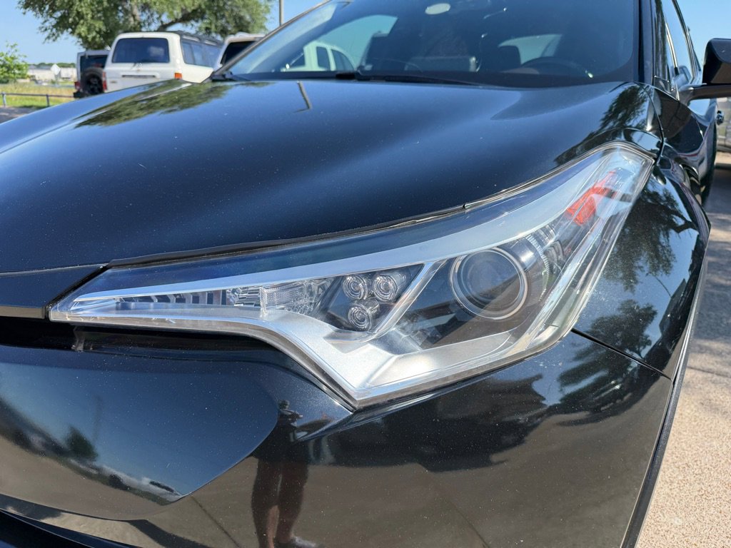 Used 2019 Toyota C-HR Limited FWD image 9