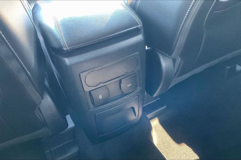 Used 2023 Ford Explorer XLT w/ Equipment Group 202A image 10