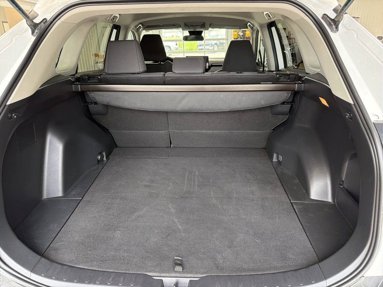 Used 2021 Toyota RAV4 LE FWD image 22