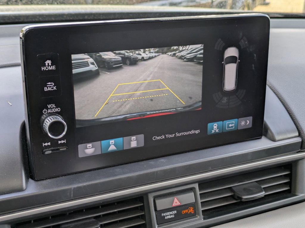 Used 2024 Honda Pilot Touring image 23