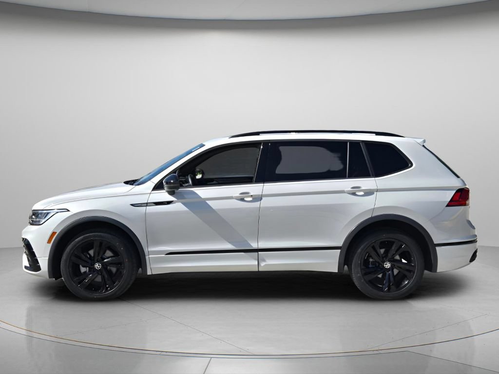 Certified 2024 Volkswagen Tiguan SE R-Line FWD image 3