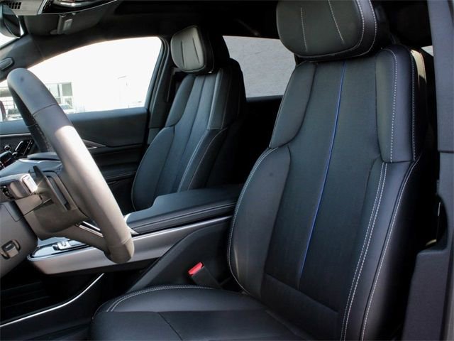 New 2025 Cadillac Lyriq Luxury image 17