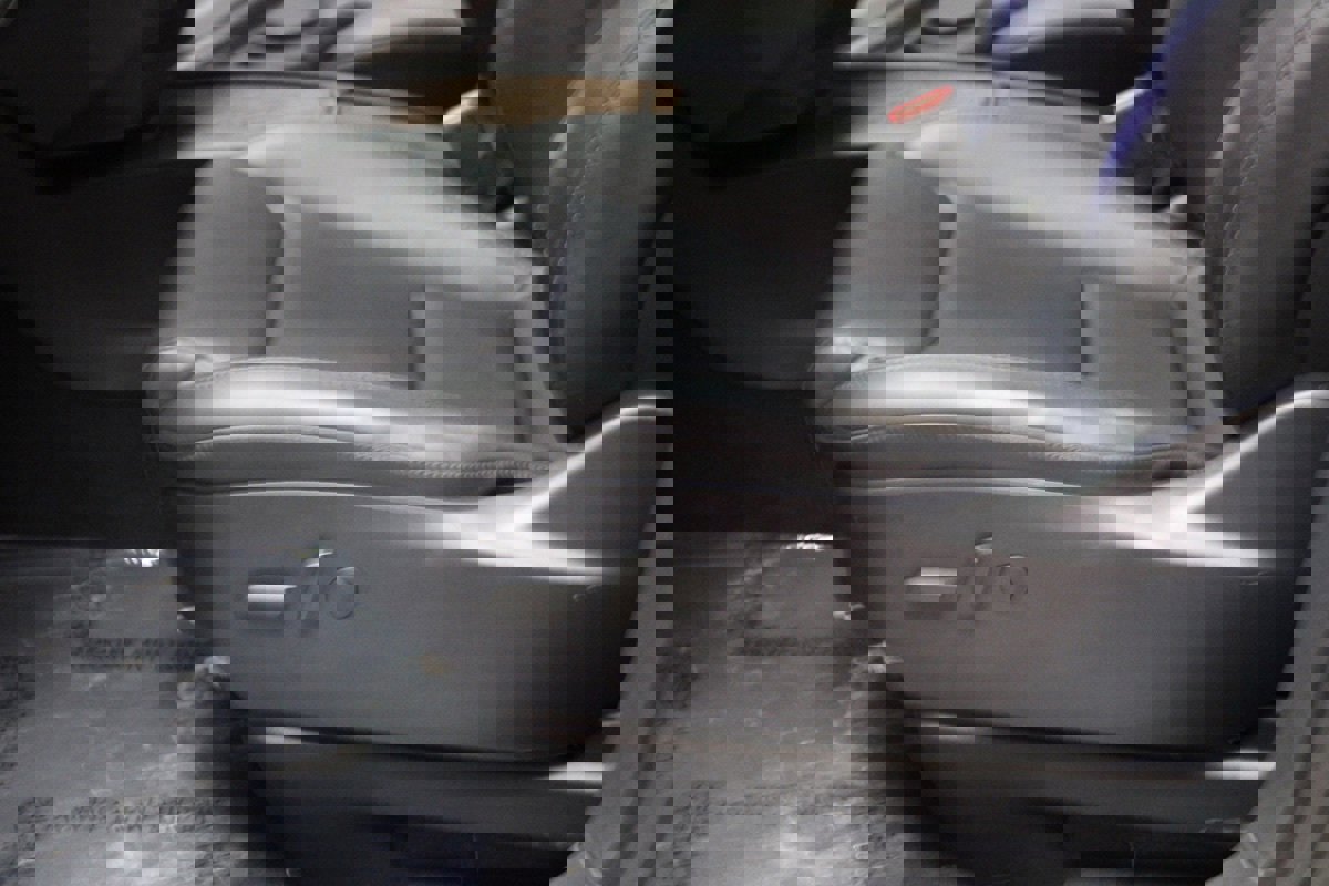 Used 2020 Tesla Model X image 41