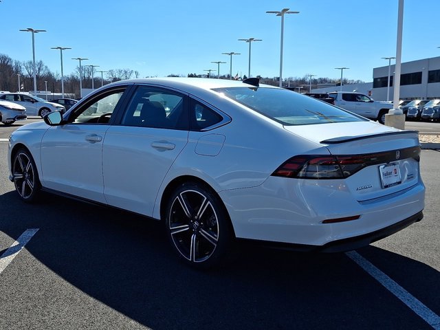 Used 2023 Honda Accord Sport image 4
