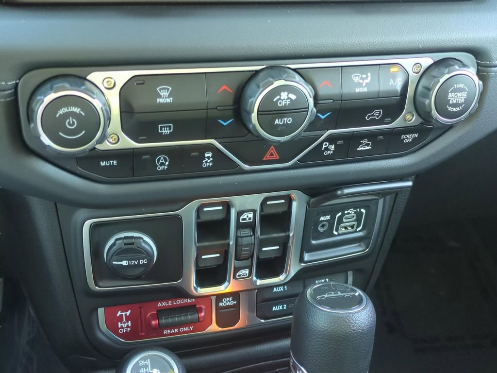 Used 2025 Jeep Gladiator Mojave w/ Safety Group image 29