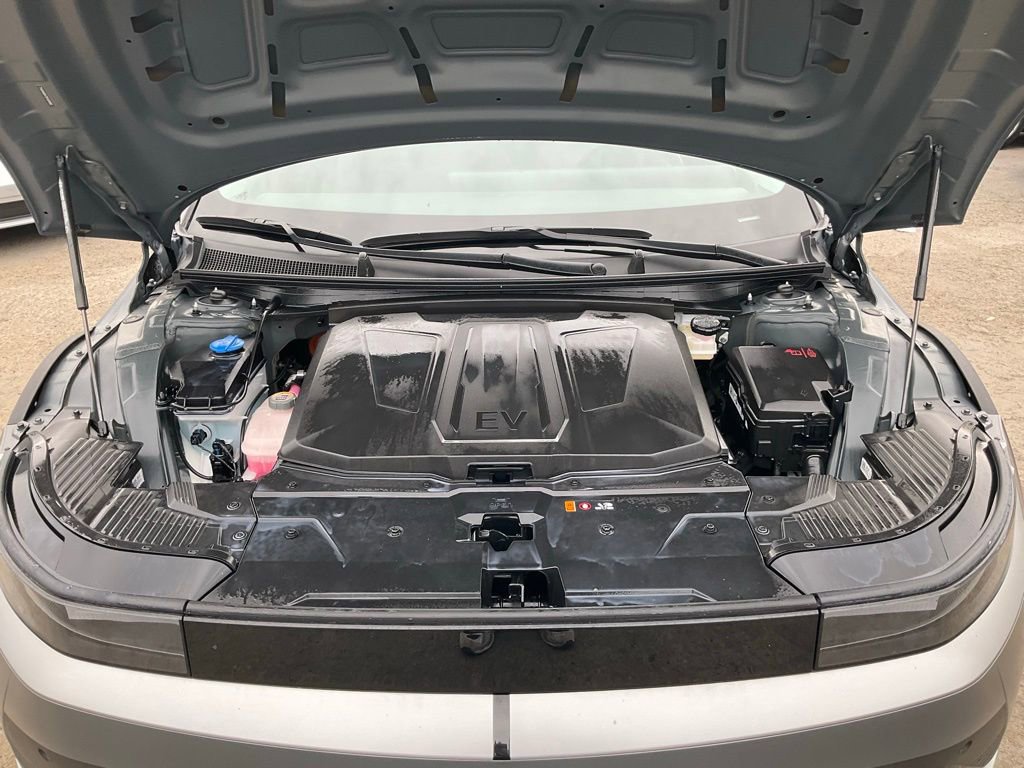 Used 2025 Hyundai Ioniq 5 SEL image 12