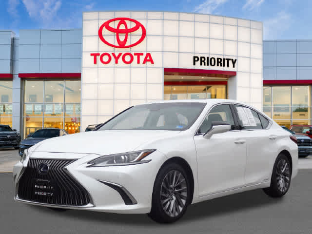 Used 2020 Lexus ES 300h w/ Accessory Package