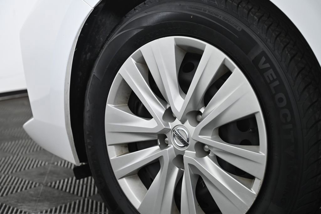 Certified 2023 Nissan Sentra S image 28