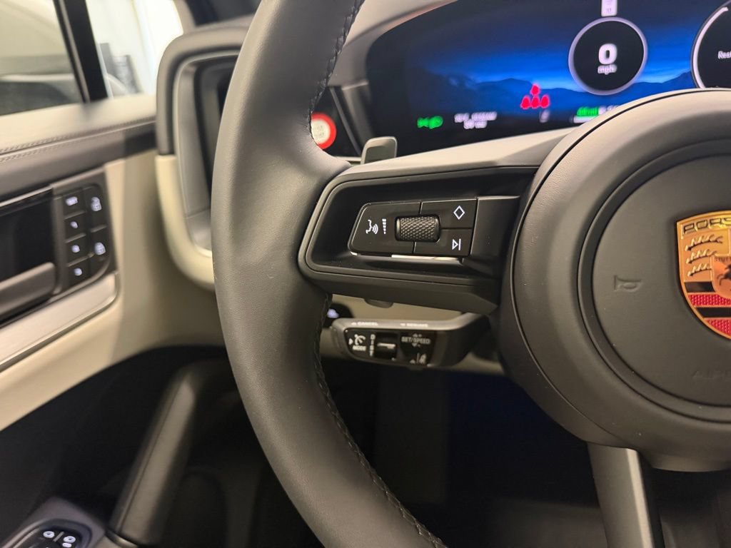 Certified 2026 Porsche Cayenne E-Hybrid AWD/4WD image 16