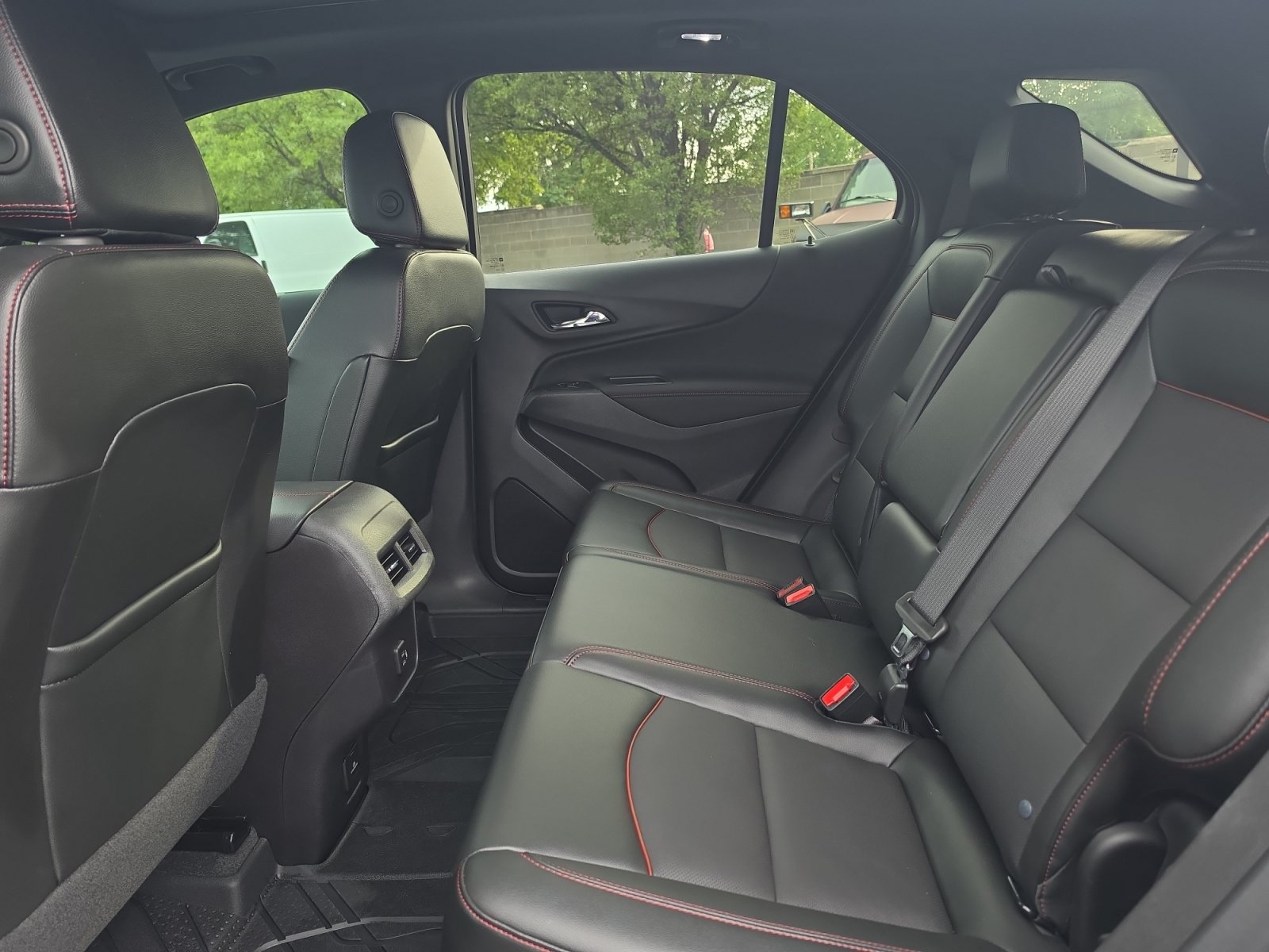 Certified 2024 Chevrolet Equinox RS w/ RS Leather Package AWD/4WD image 24