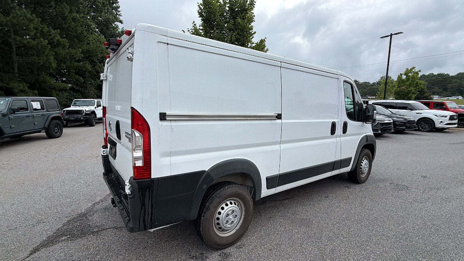 Used 2025 RAM ProMaster 2500 FWD image 8