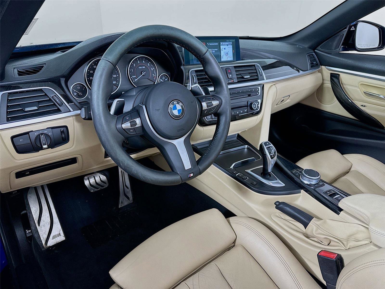 Used 2019 BMW 430i xDrive Convertible w/ M Sport Package image 9