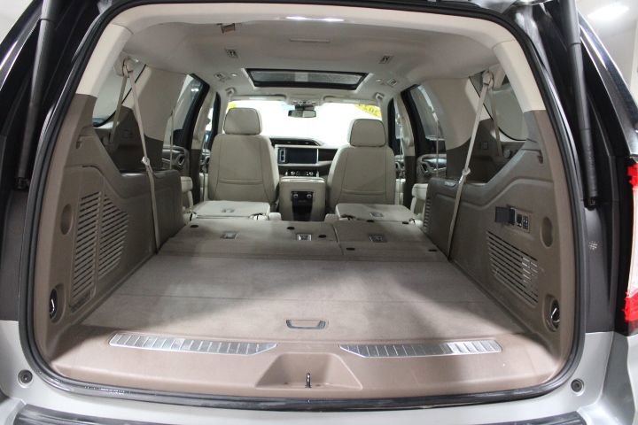 Used 2024 GMC Yukon XL Denali AWD/4WD image 16