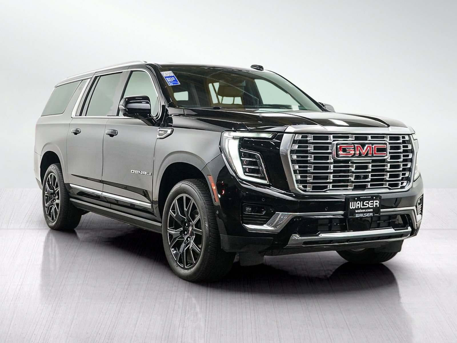 Used 2025 GMC Yukon XL Denali w/ Sun & Power Step Package AWD/4WD image 7