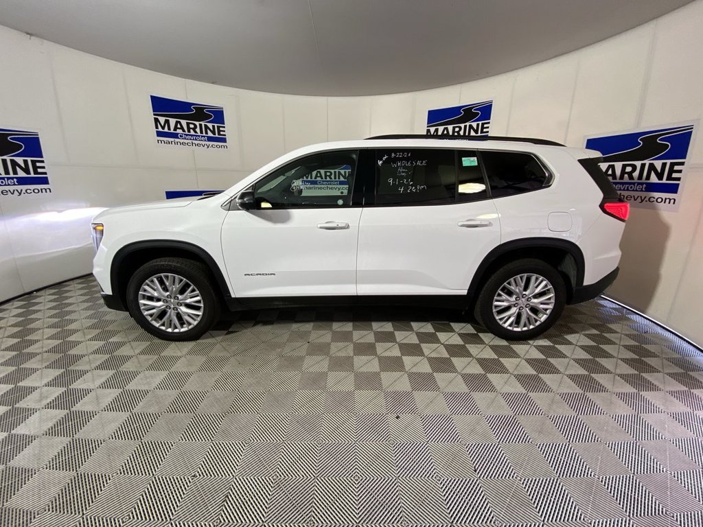 Used 2026 GMC Acadia Elevation w/ Elevation Premium Package FWD image 13
