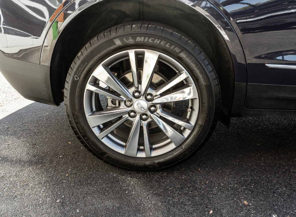 Used 2024 Cadillac XT5 Premium Luxury w/ LPO, Floor Liner Package AWD/4WD image 32