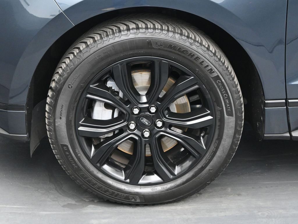 Certified 2022 Ford Edge SE w/ Black Appearance Package image 26