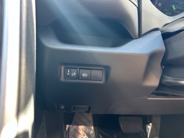 Used 2025 Toyota RAV4 LE AWD/4WD image 27