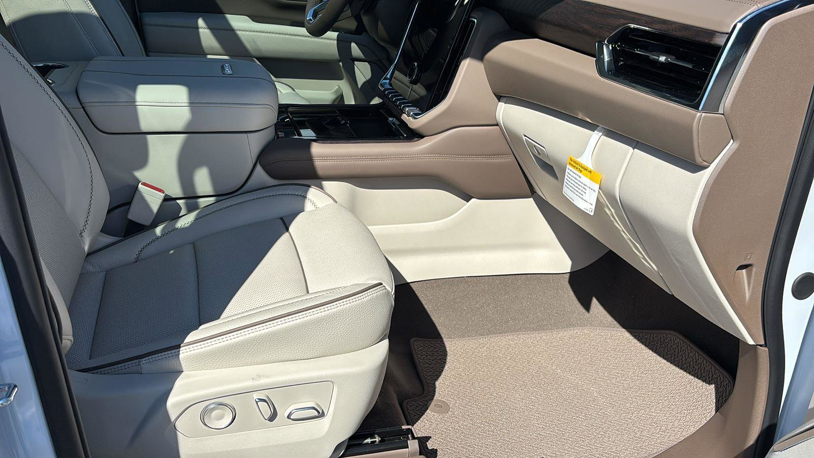 New 2026 GMC Yukon Denali w/ Advanced Technology Package image 23