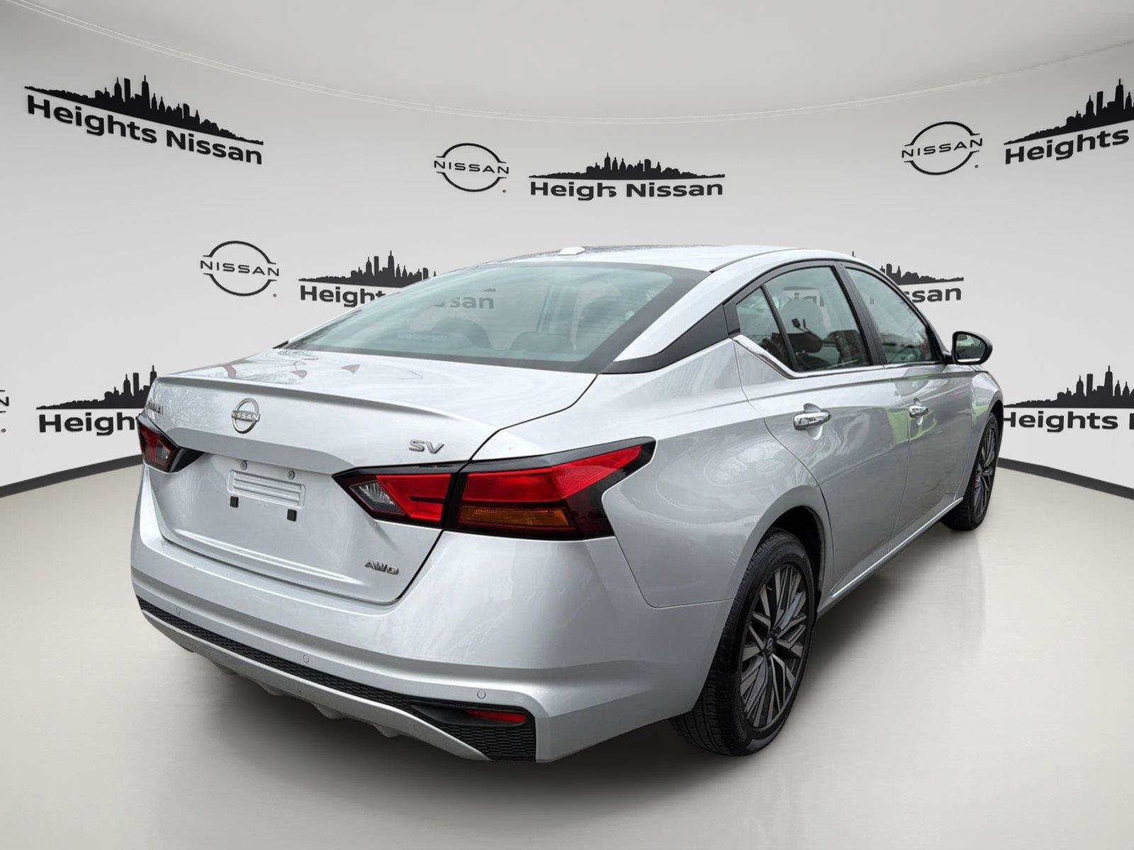 Used 2024 Nissan Altima 2.5 SV AWD/4WD image 5