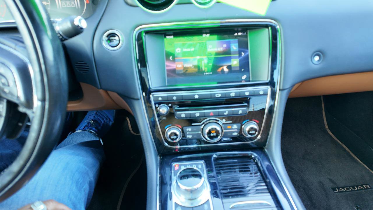 Used 2016 Jaguar XJ L Portfolio image 13