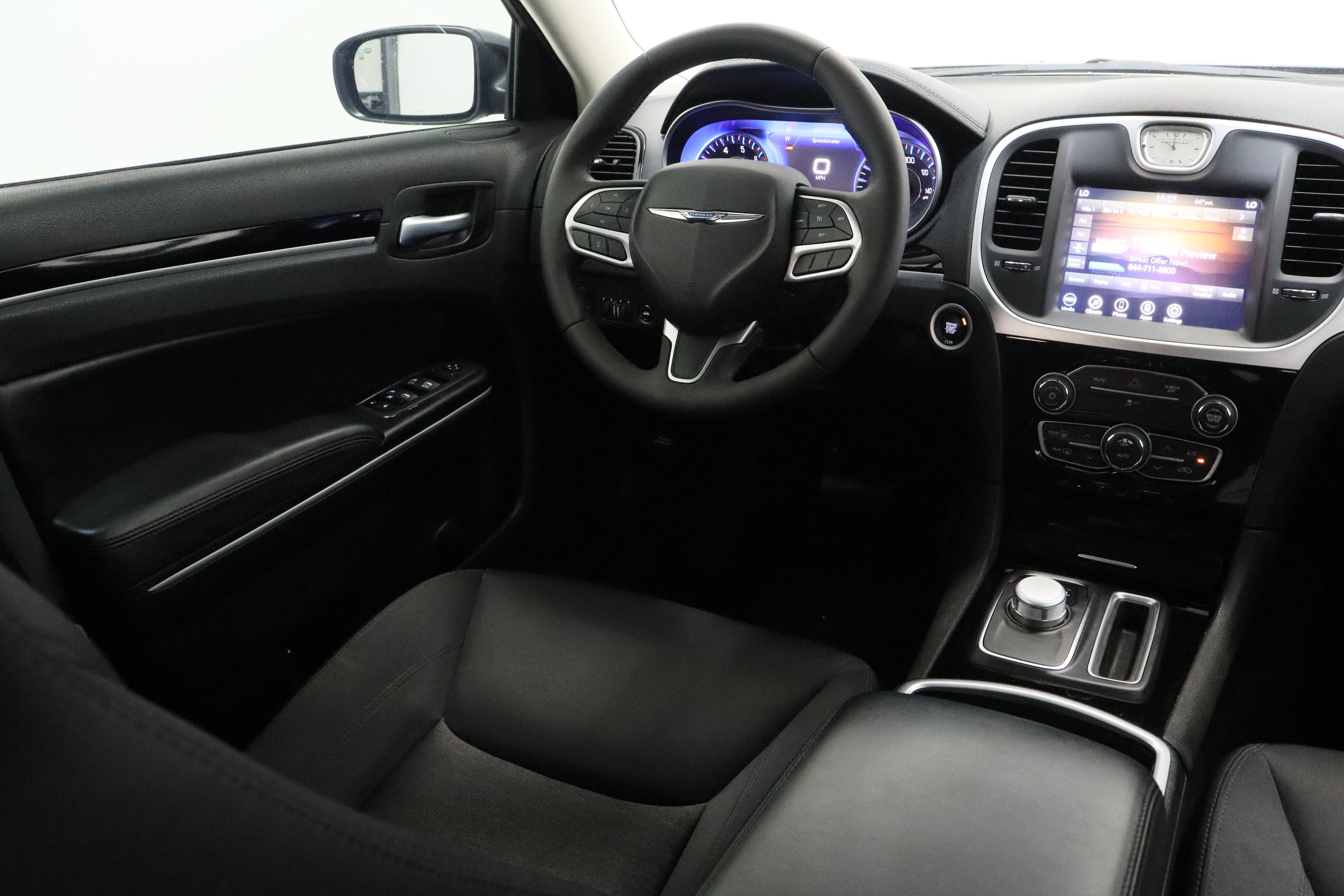 Used 2023 Chrysler 300 Touring w/ Sport Appearance Package RWD image 31