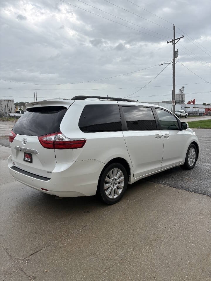Used 2015 Toyota Sienna Limited Premium w/ Advanced Technology Package FWD image 5