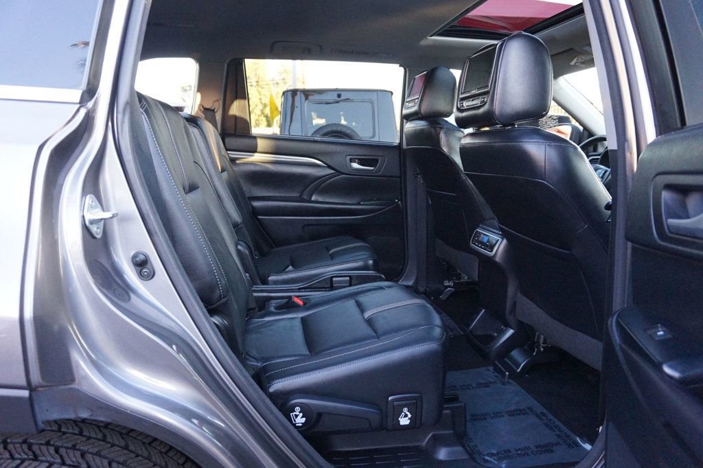 Used 2017 Toyota Highlander SE FWD image 20