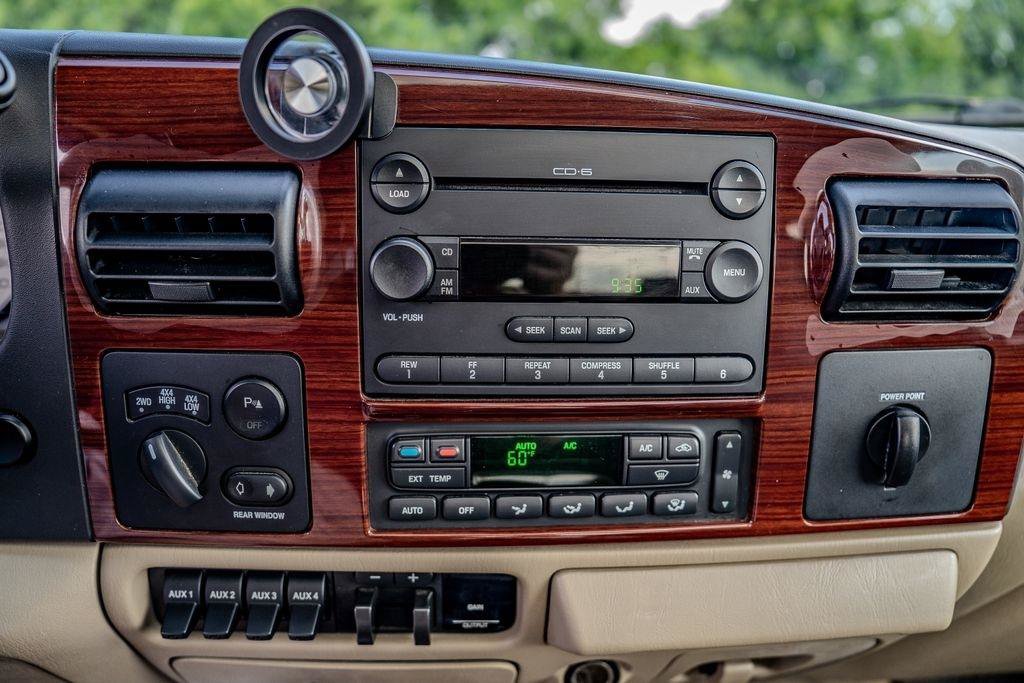 Used 2007 Ford F350 Lariat AWD/4WD image 29