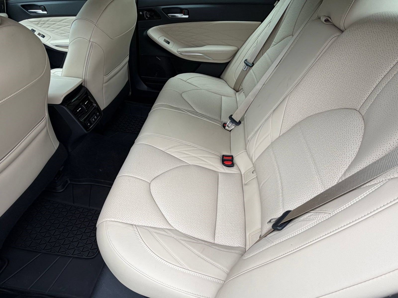 Used 2019 Toyota Avalon Limited w/ Advanced Safety Package FWD image 24