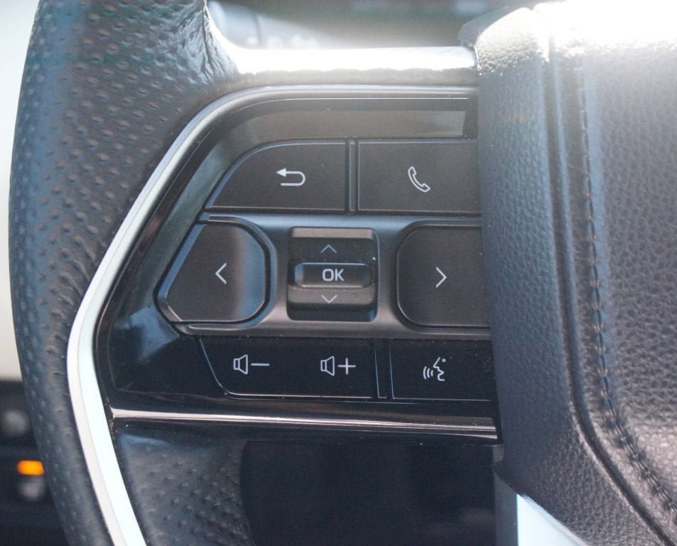 Used 2025 Toyota Sequoia Capstone AWD/4WD image 11