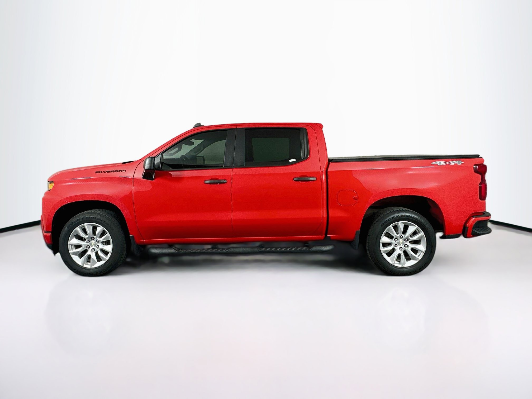 Used 2020 Chevrolet Silverado 1500 Custom w/ Custom Value Package AWD/4WD image 4