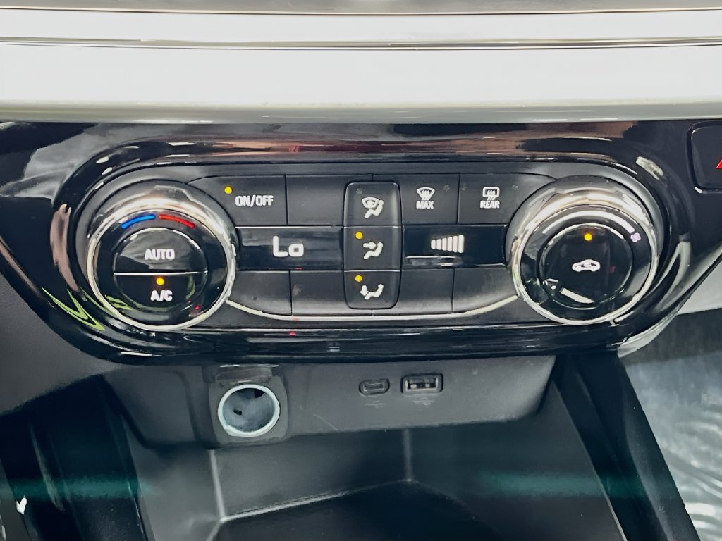 Used 2026 Chevrolet Trax LT FWD image 15