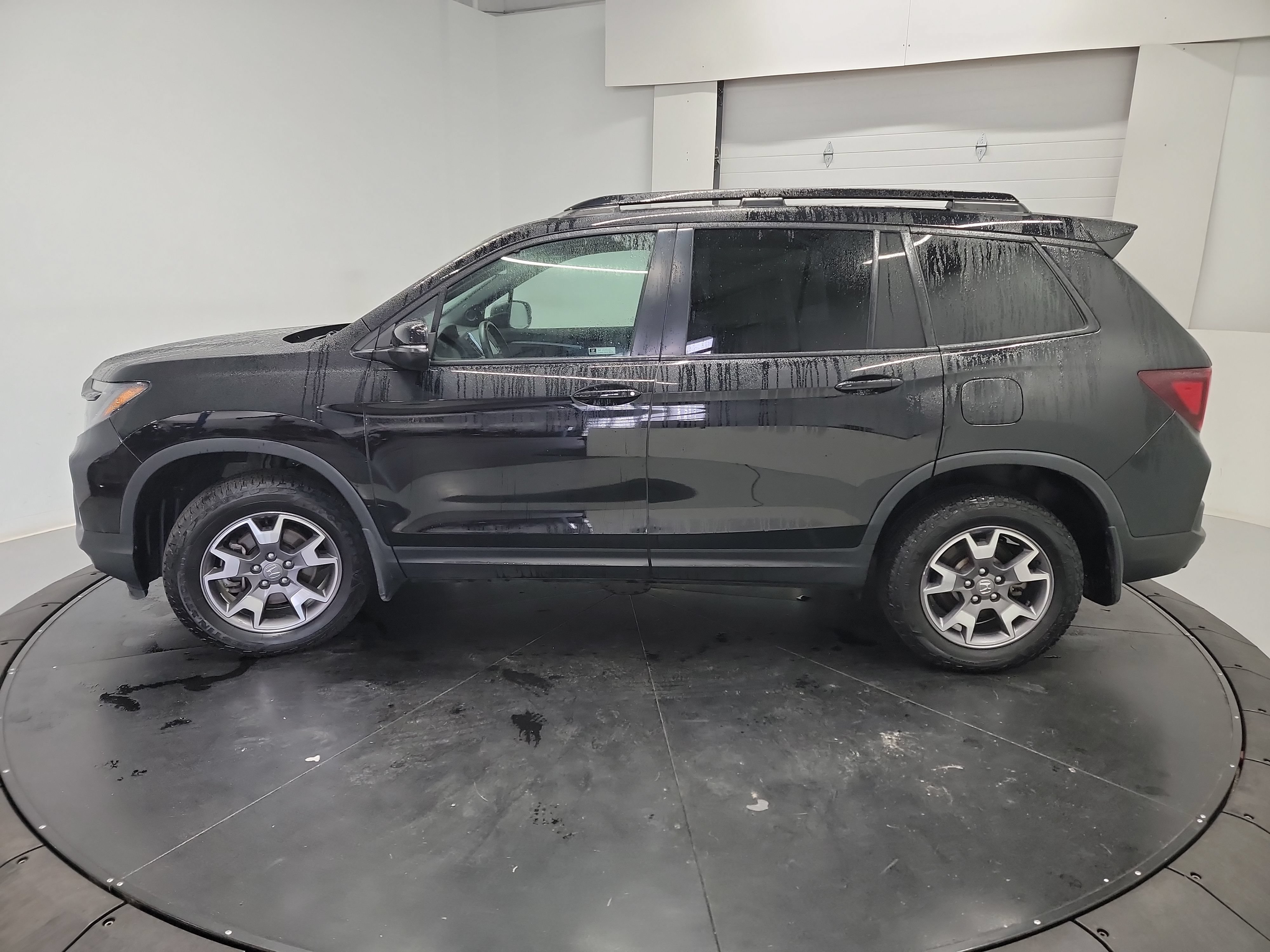 Used 2023 Honda Passport TrailSport image 5