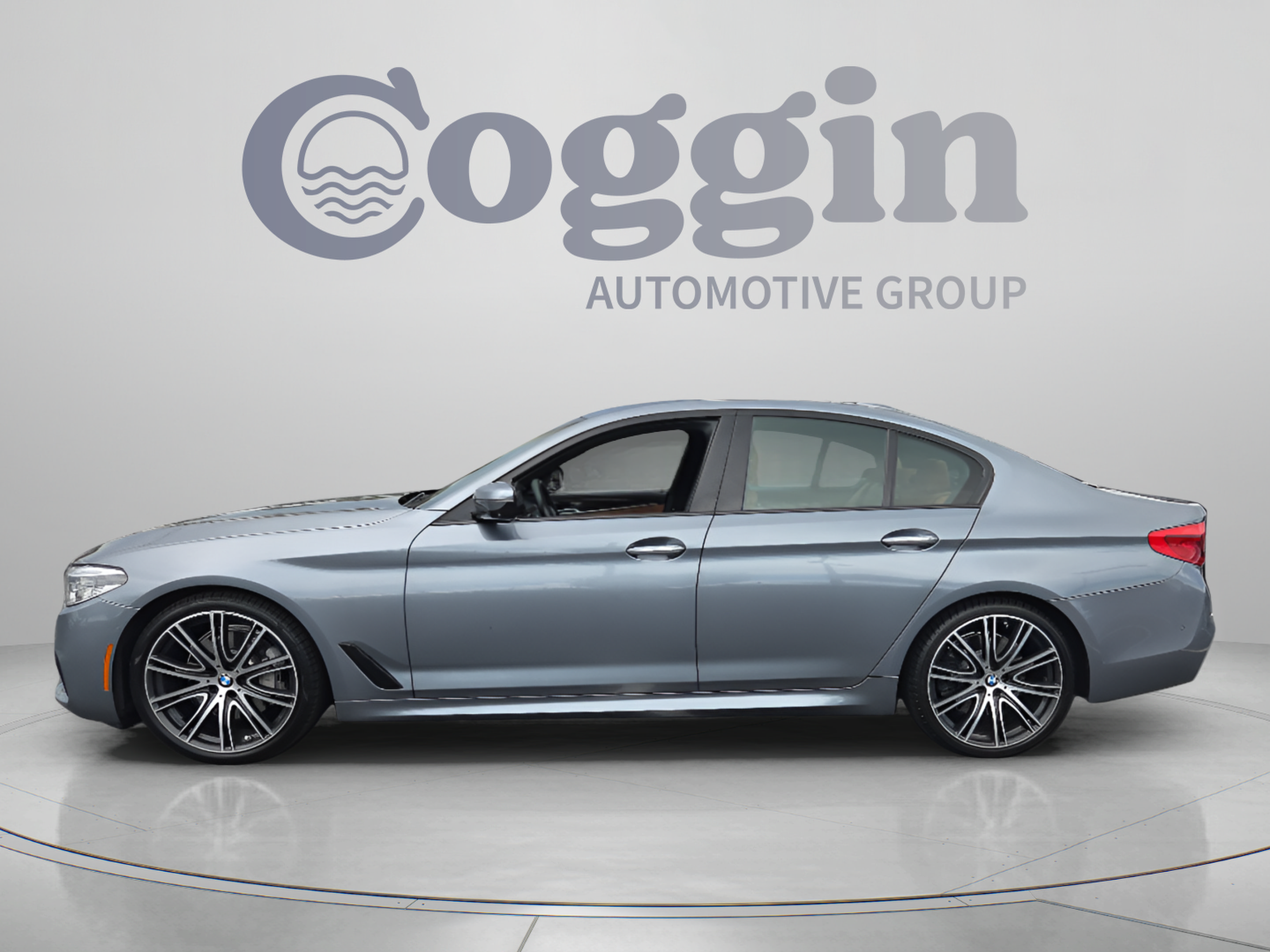 Used 2018 BMW 540i w/ M Sport Package RWD image 2