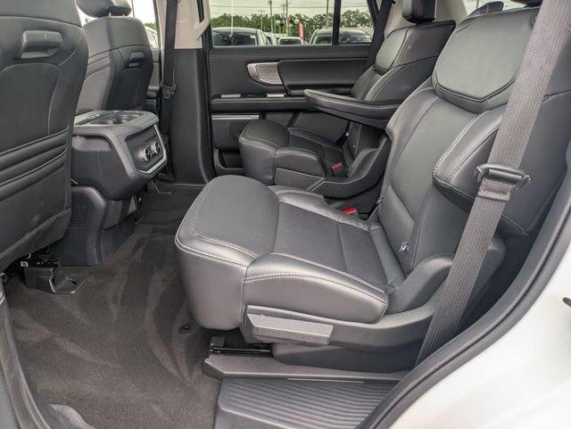Used 2025 Ford Expedition Platinum AWD/4WD image 26