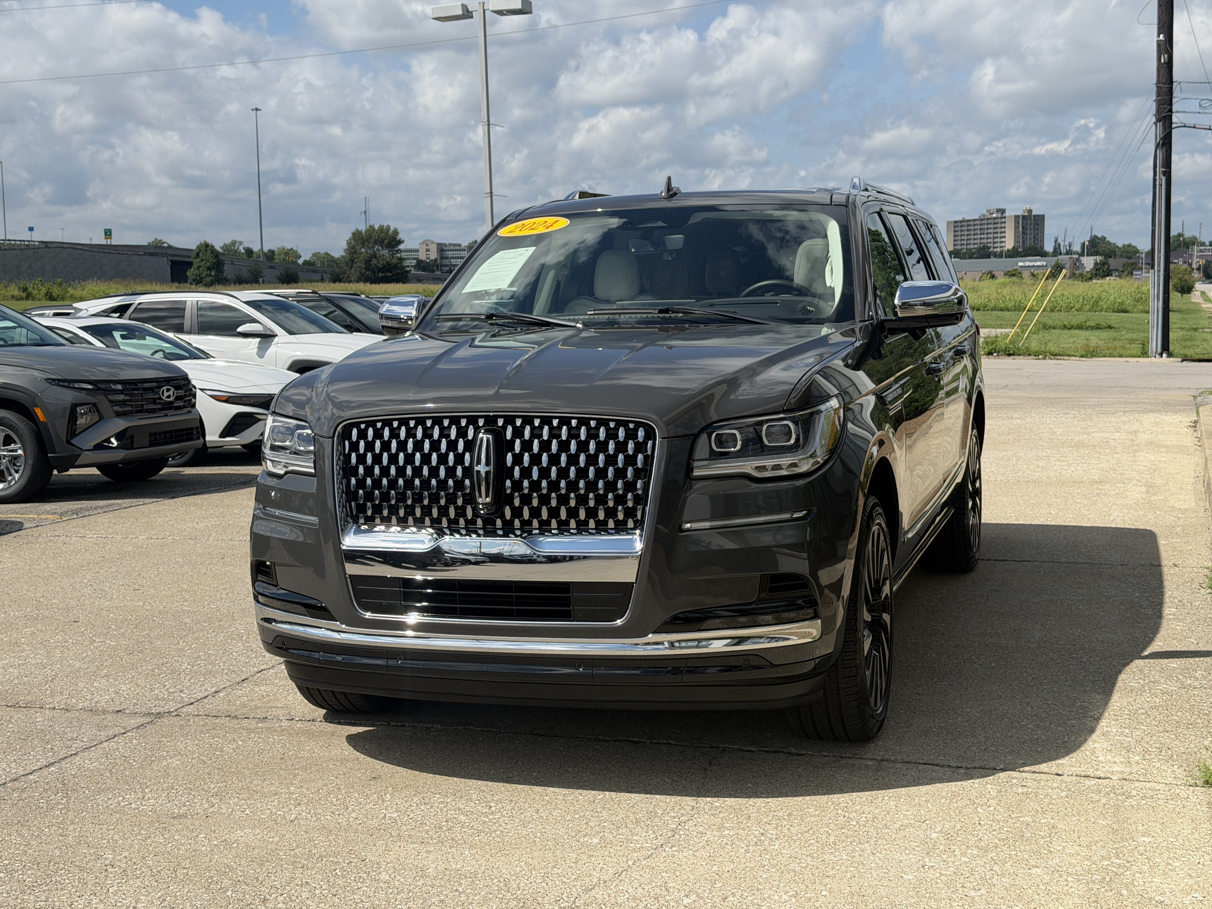 Used 2024 Lincoln Navigator L Black Label AWD/4WD image 16