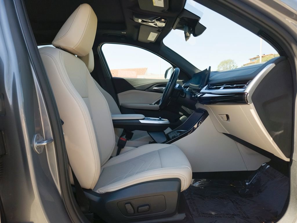 Used 2025 BMW X2 xDrive28i w/ Convenience Package image 22