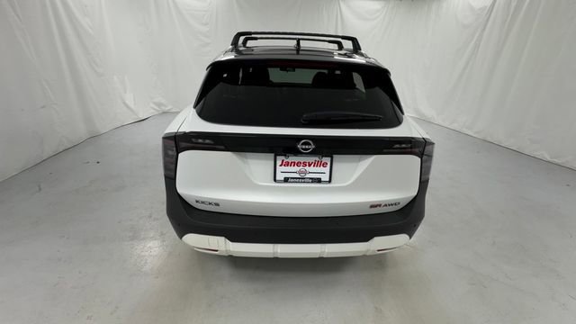 New 2026 Nissan Kicks SR w/ Cold Weather Package AWD/4WD image 4