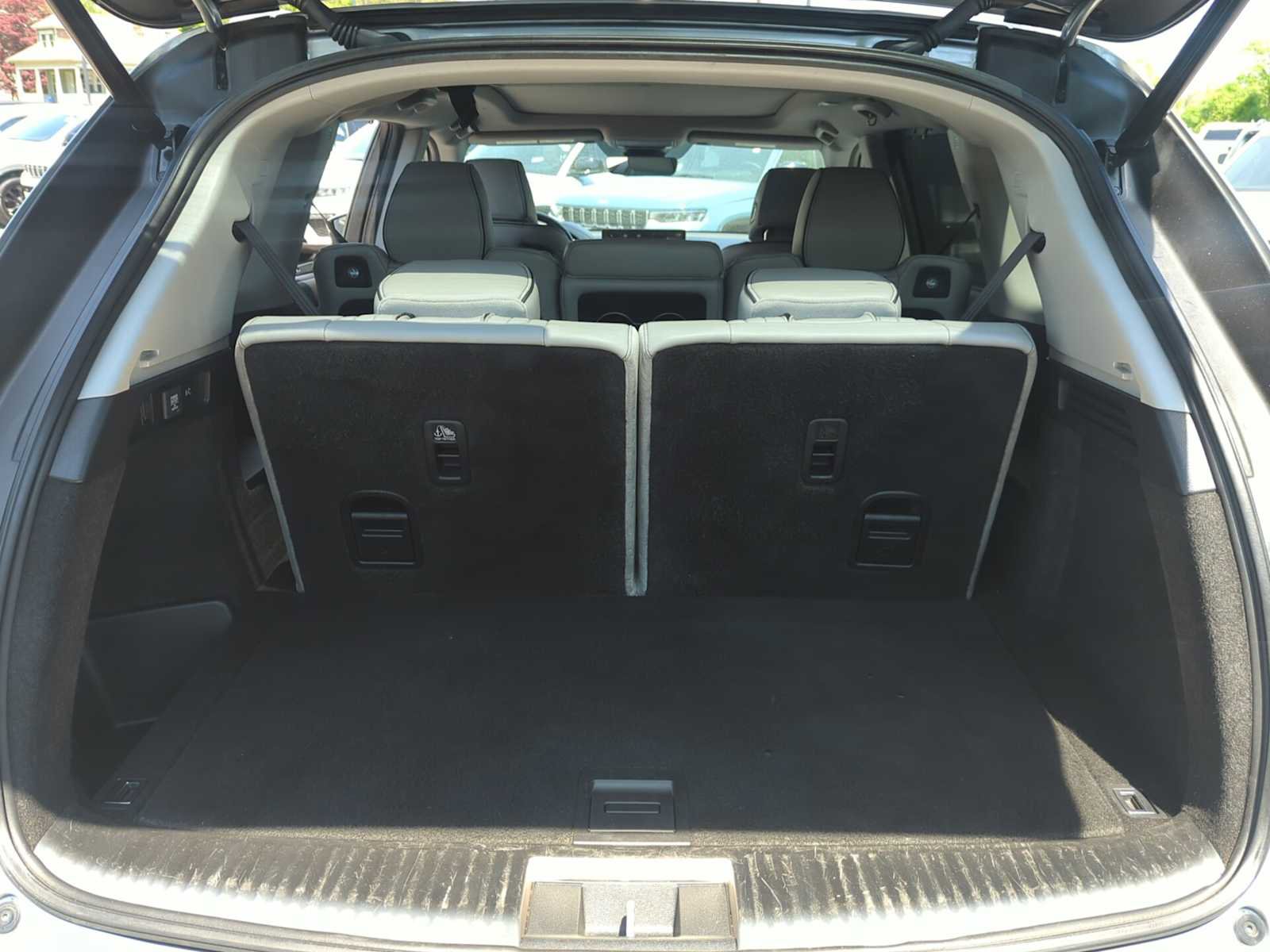 Used 2023 Acura MDX SH-AWD w/ Advance Package image 33