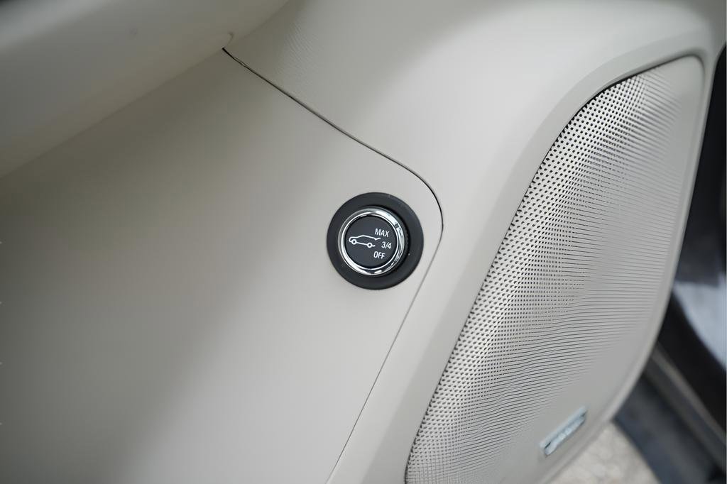 Used 2018 GMC Acadia Denali w/ Technology Package image 29