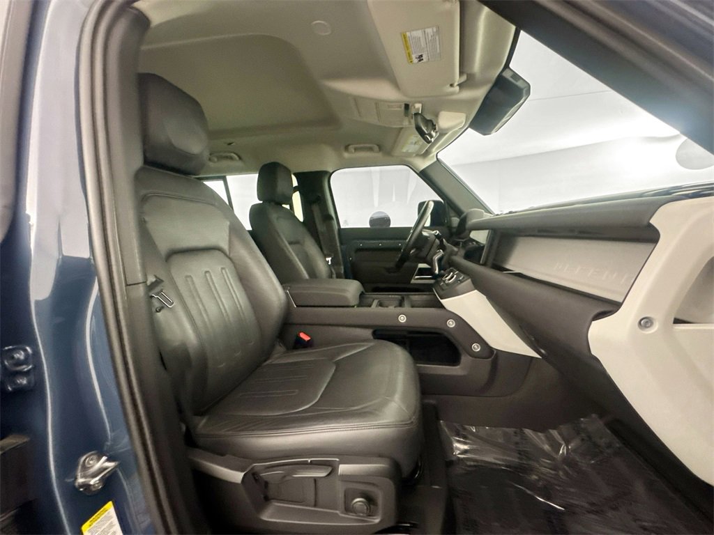 Used 2022 Land Rover Defender 110 S image 28
