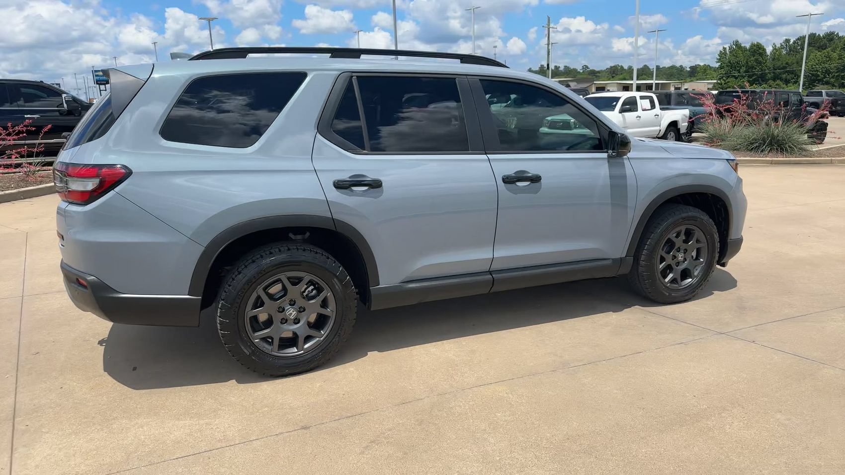 Used 2024 Honda Pilot TrailSport image 9