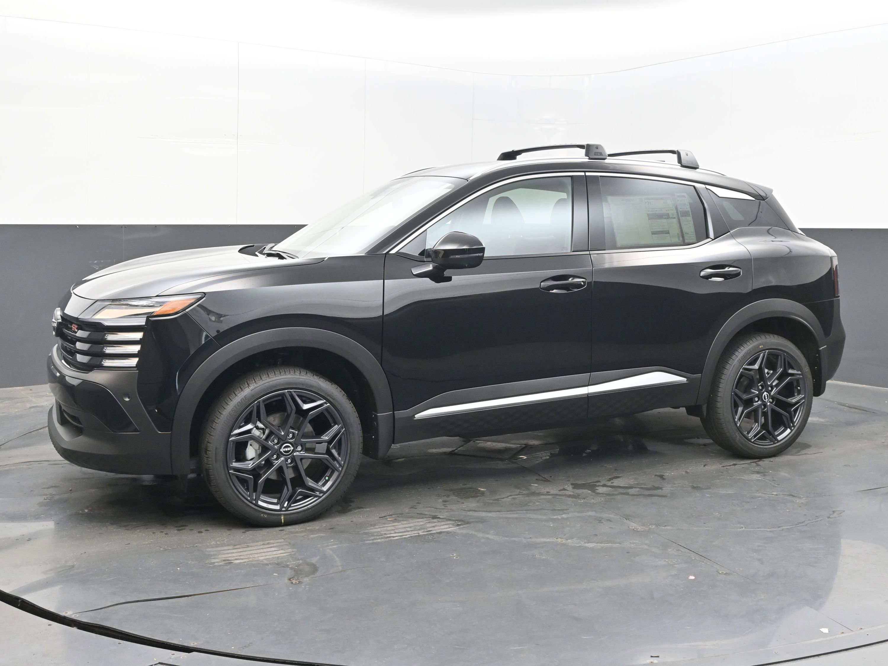 New 2026 Nissan Kicks SR image 4