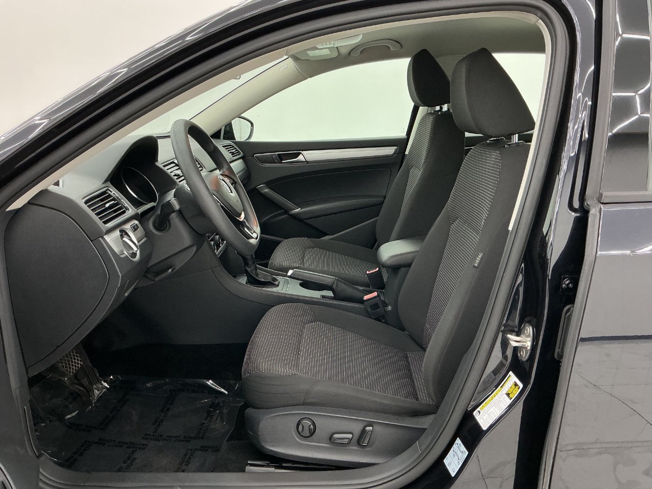 Used 2018 Volkswagen Passat 2.0T S w/ Driver Assistance Package FWD image 14