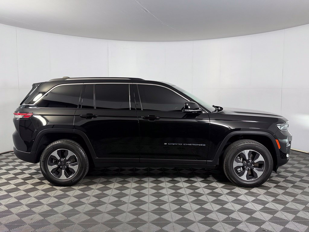 Used 2023 Jeep Grand Cherokee 4WD 4xe image 5