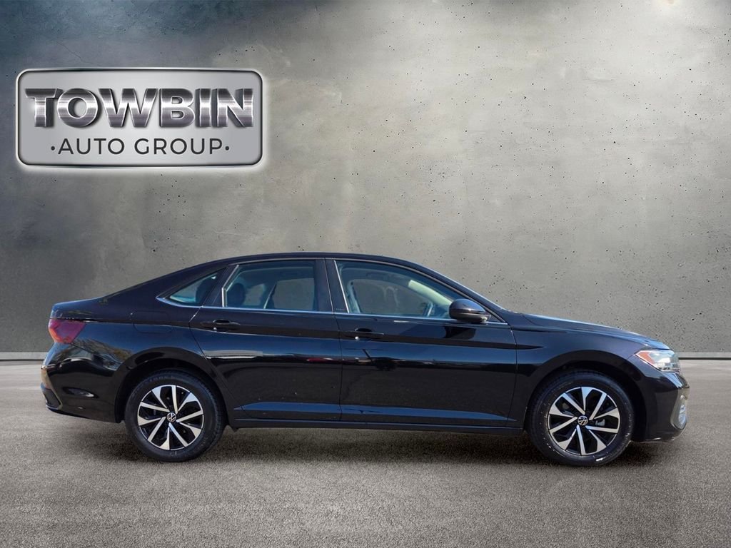 Used 2024 Volkswagen Jetta S FWD image 3