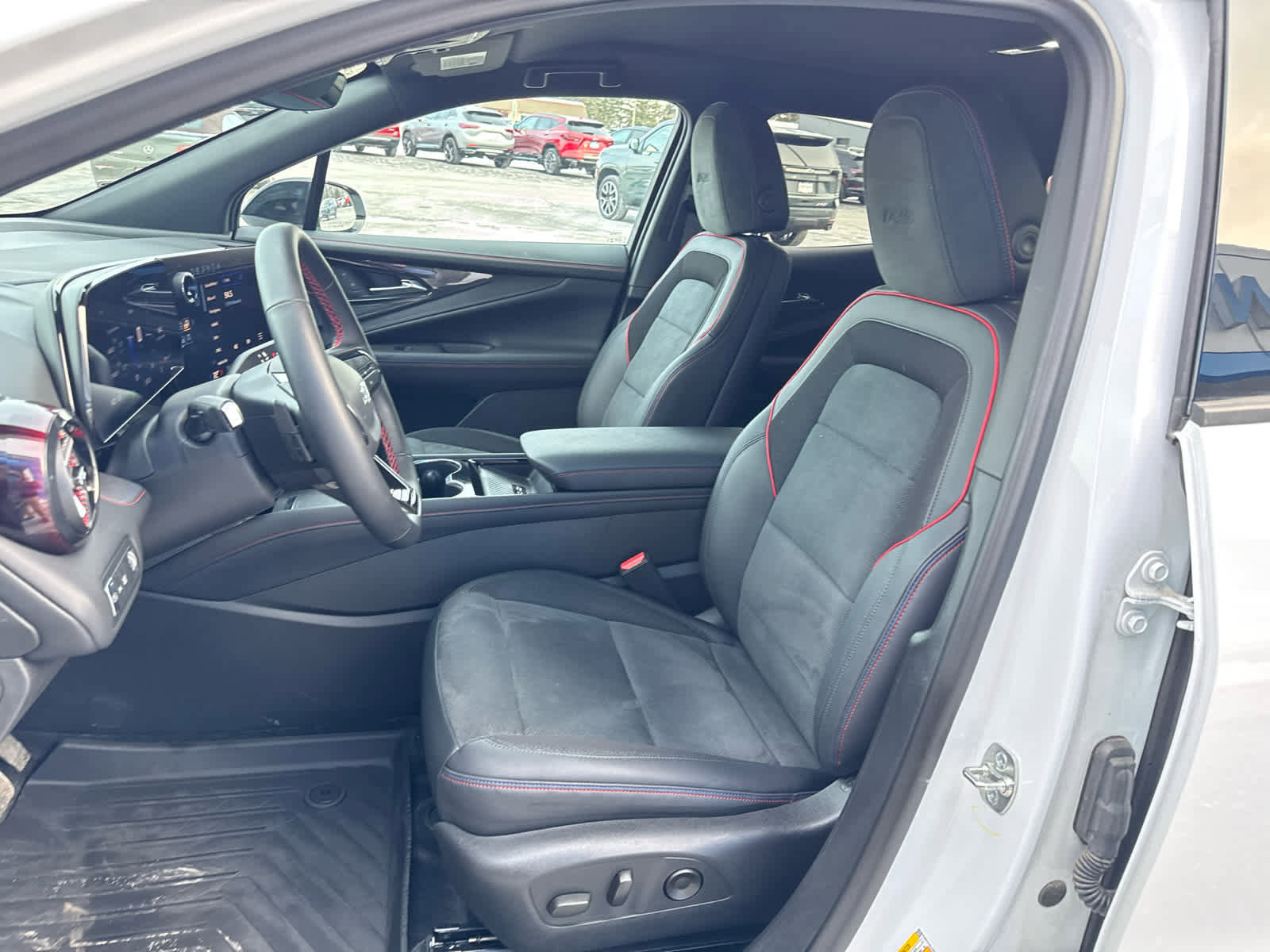 Used 2024 Chevrolet Blazer EV RS image 17